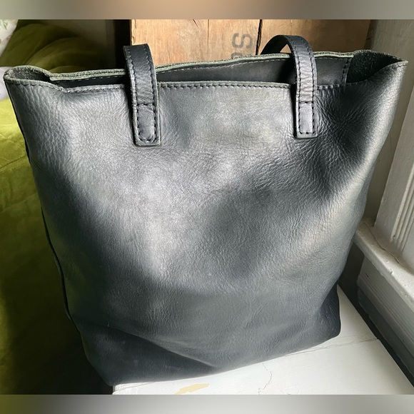 SMOOTH BLACK Portland Leather Goods Full Sized Zippered Crossbody tote FSCB - Picture 4 of 13